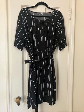 Black Midi Dress with White Linear Print and Tie Waist